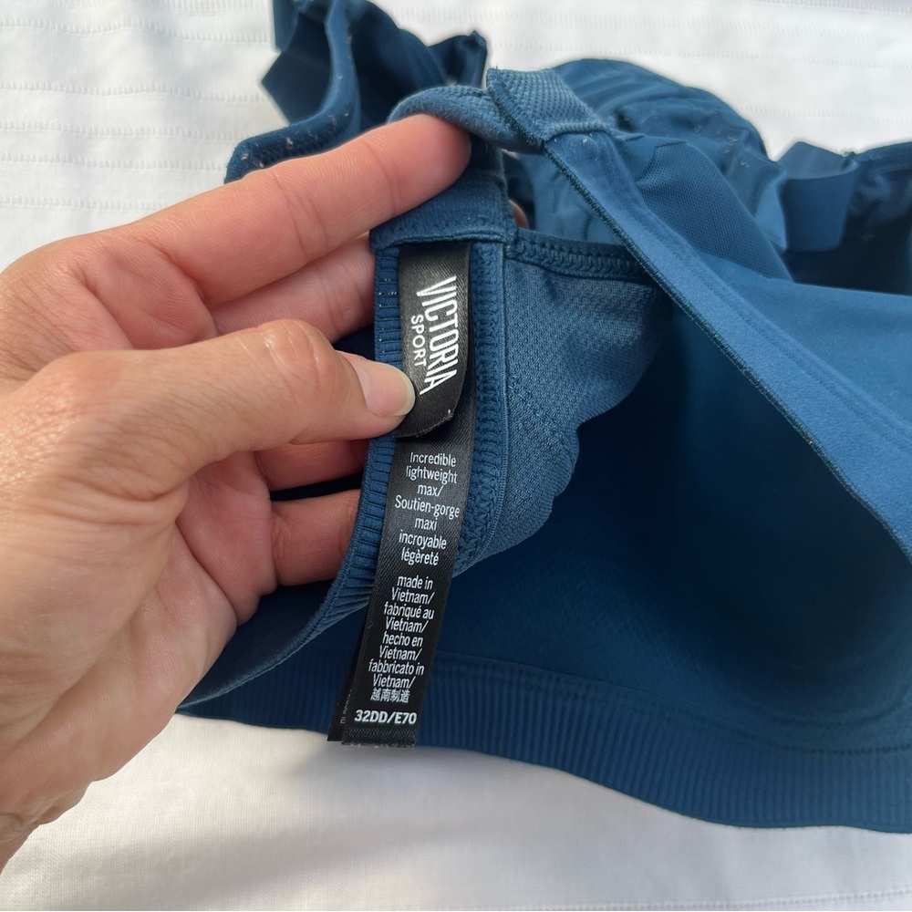 Victoria’s Secret Sports Bra Incredible Lightweight Max 32DD W Scalloped Trim - Picture 5 of 5